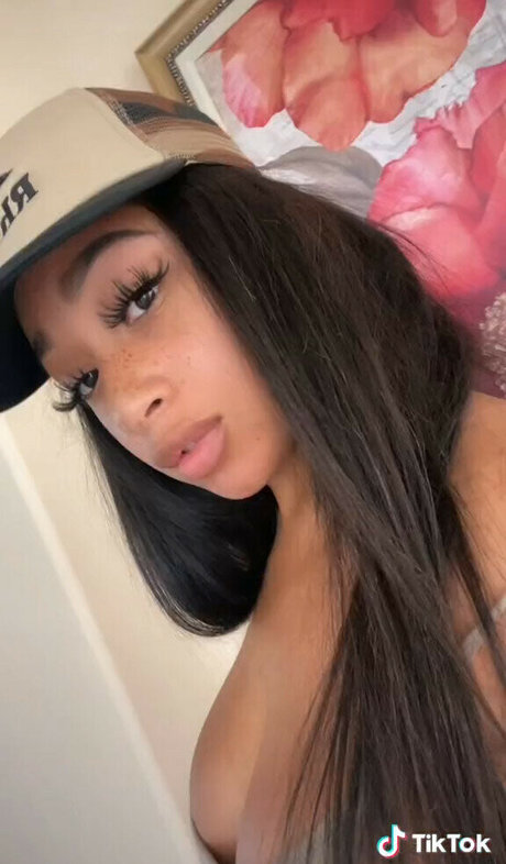 Lexxiibaebie nudes model pics