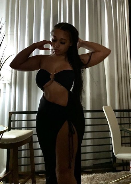 Lexxiibaebie model art pic