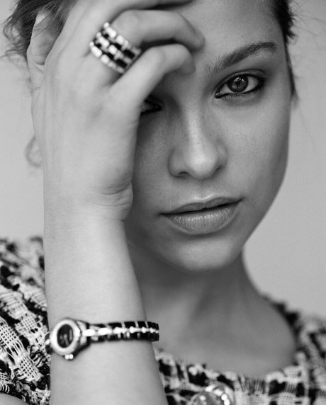 Sophie Cookson pornstar art image