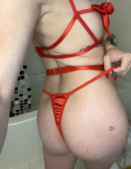 tittytata star high quality images