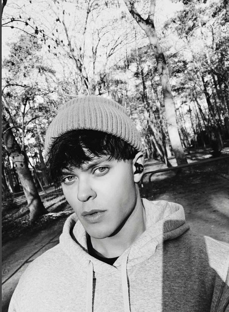 andrewad model art pic