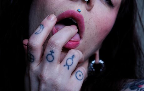 salemmoonfree pretty pornstar picture