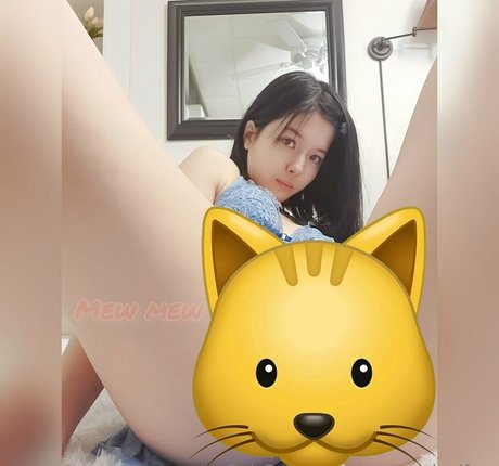 mewmewkarifree erotic star archive