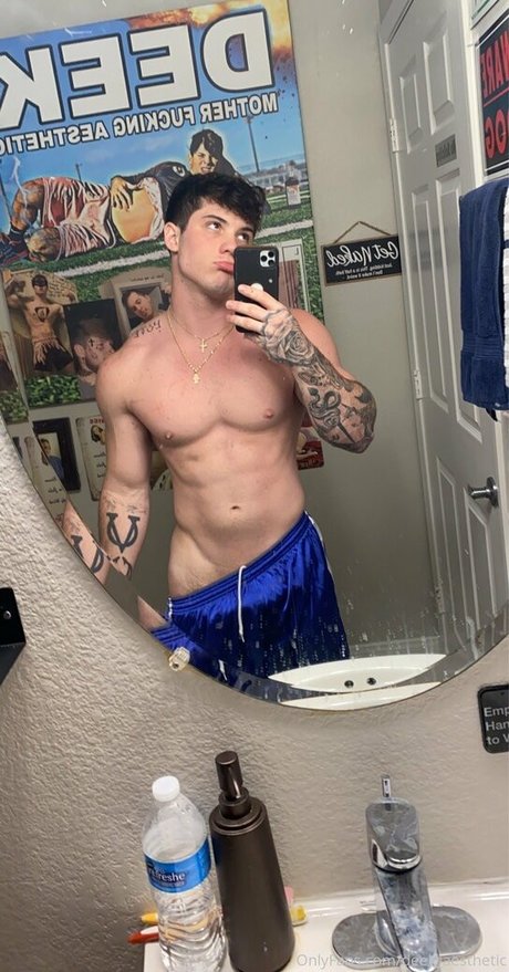 deek aesthetic perfect model photos