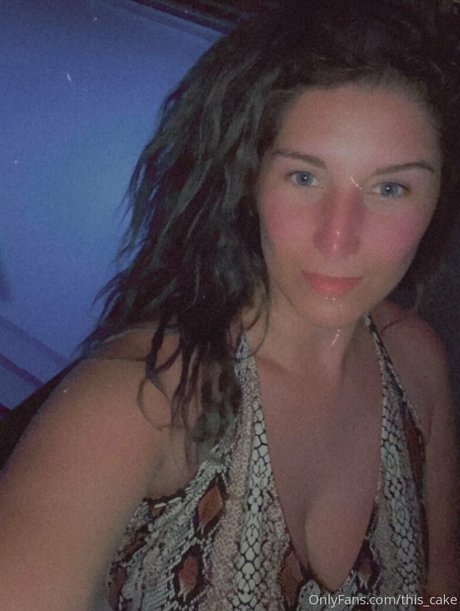 this cake star nudes photos