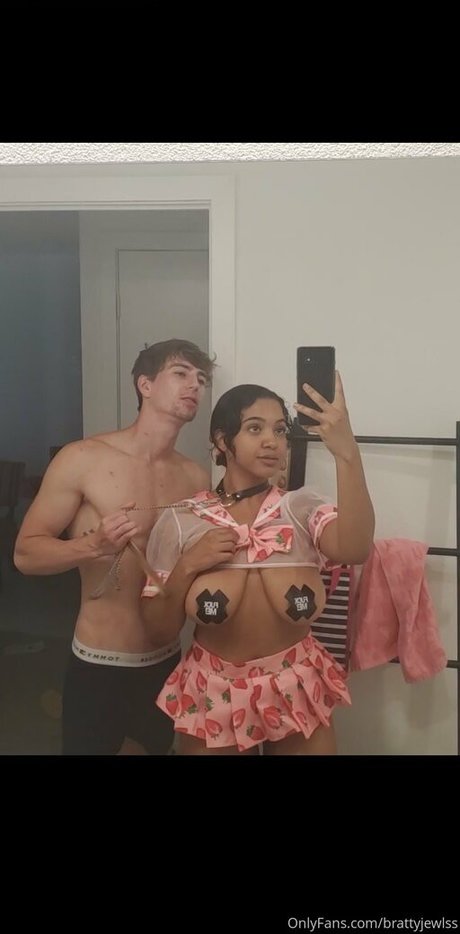 brattyjewlss star top image