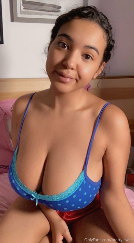 brattyjewlss pornstar pic