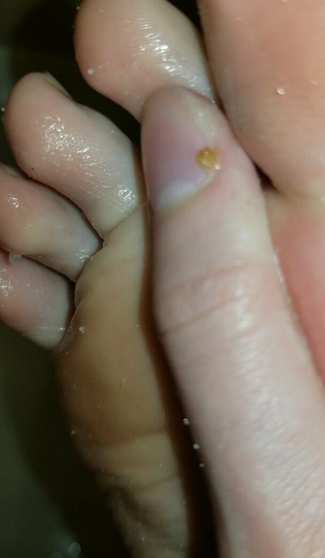 doveylovesfeet nude actress picture