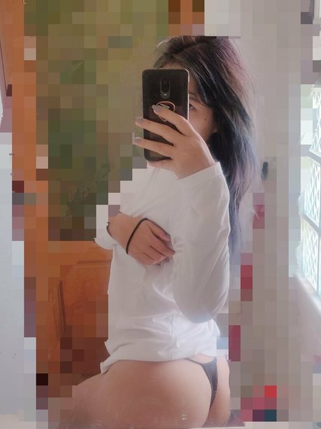 ai suru69 sexy model picture