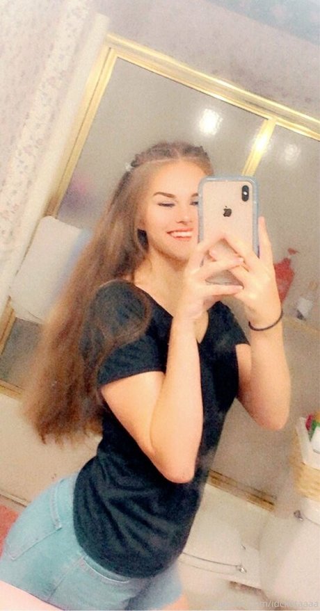 idckotaaaa adult model img