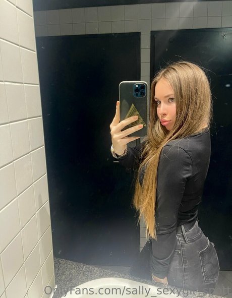 sally sexygir spott art star gallery