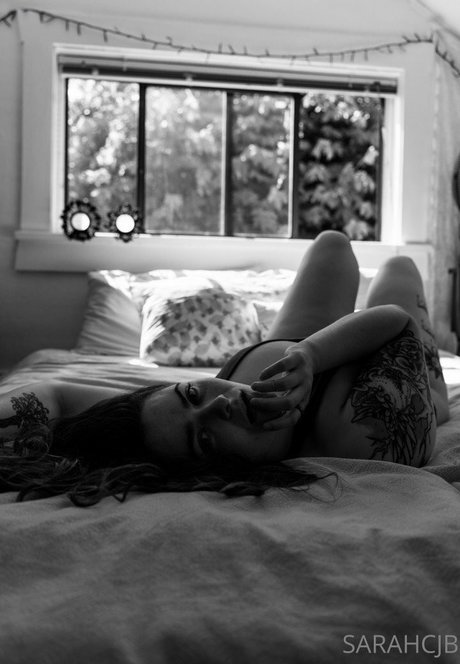 SarahCJB model sex picture