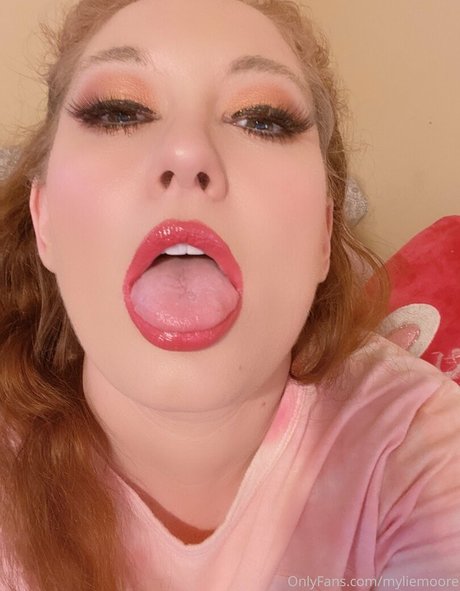 myliemoore model adult gallery