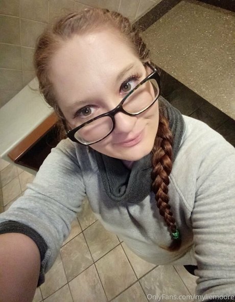 myliemoore best actress img