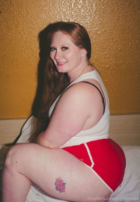 myliemoore naked star pictures