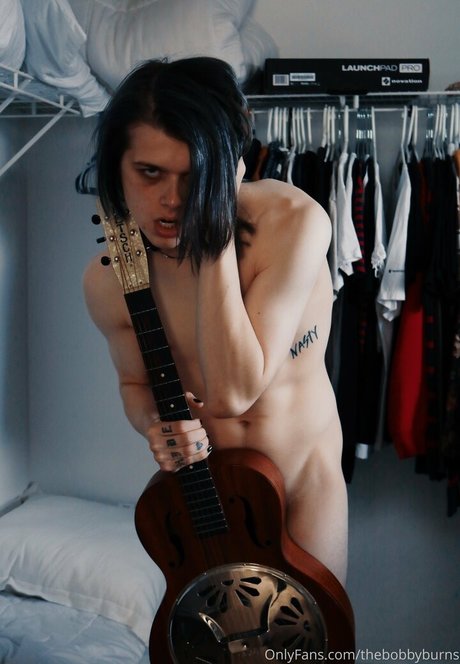 thebobbyburns naked star archive