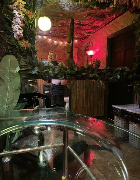 thebobbyburns star hot pic