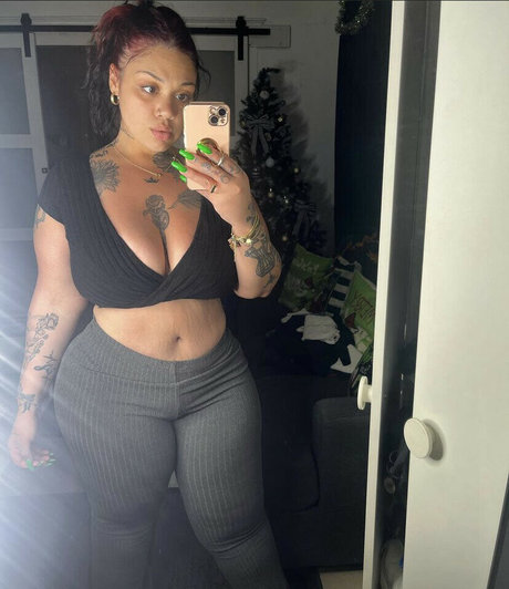 Krisssss__x adult star pic