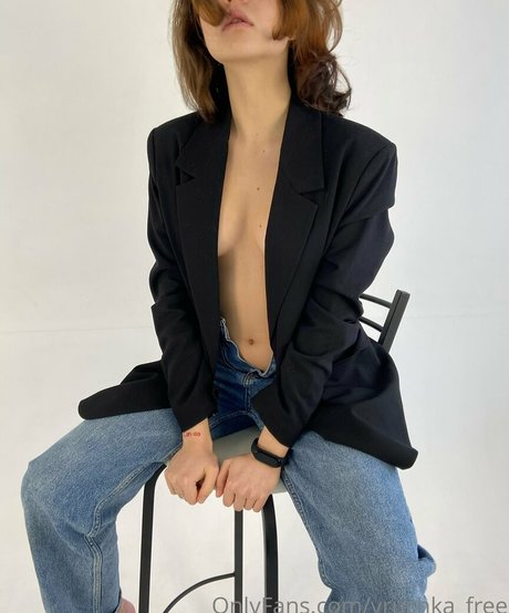 vrushka free pretty model image