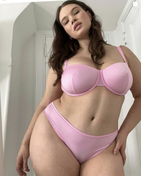 Tara Lynn star perfect photos