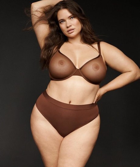 Tara Lynn erotic actress galleries