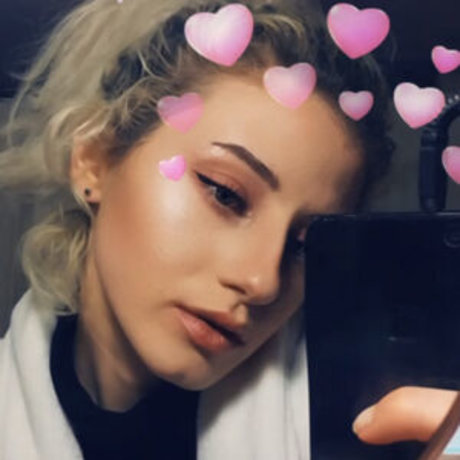 Bellelloy model nude images