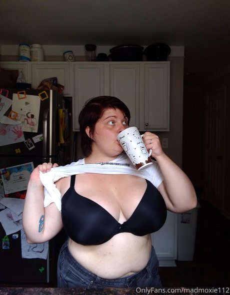 madmoxie112 pornstar hd photos