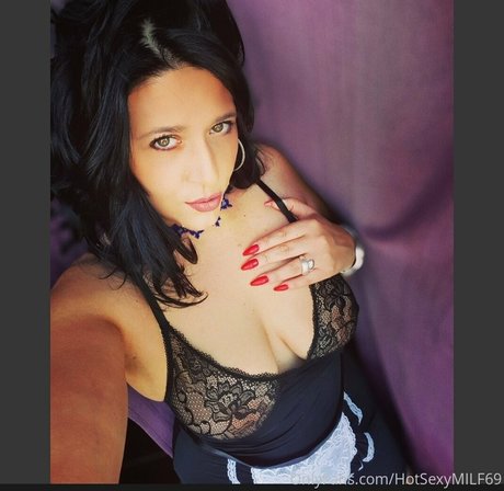 hotsexymommy69 xxx pornstar pics