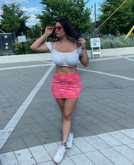 Alexia C star free pictures