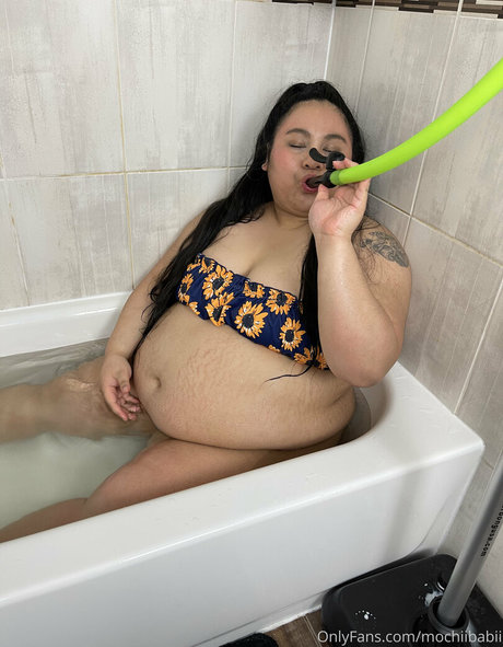 asian brunette onlyfans top pictures