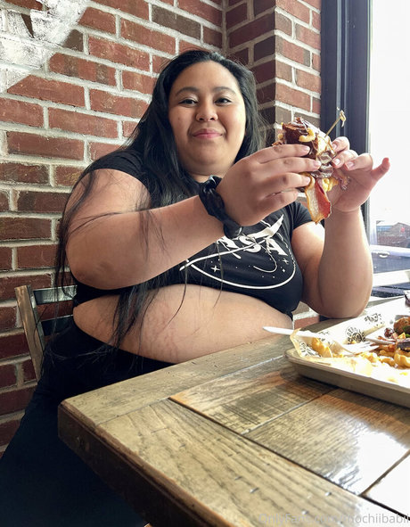 mochiibabii naked model gallery