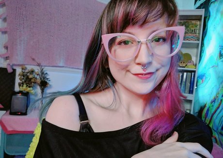 missmaevyn model porn image