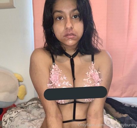 freecumsybunny nude star photo