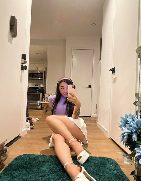 leeshernsfw hot model image