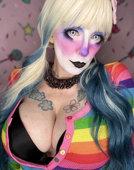 Onlygettingbrighter art actress picture