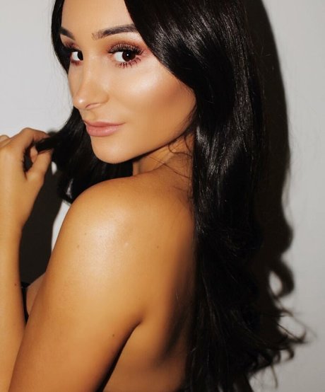 Coco Lodge naked model photos