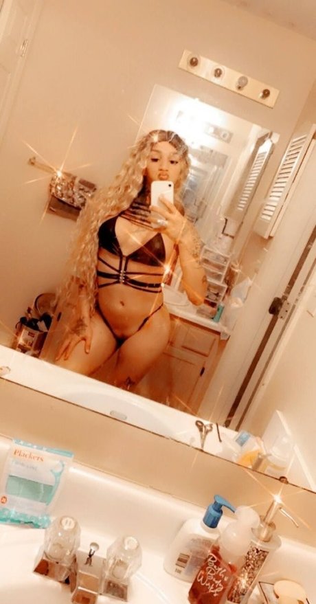 Kitty Hung model nice galleries