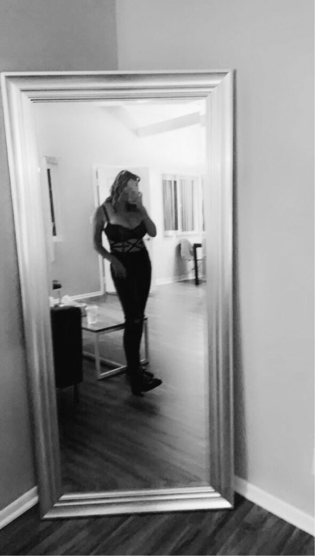 Emma R B pornstar erotic photos