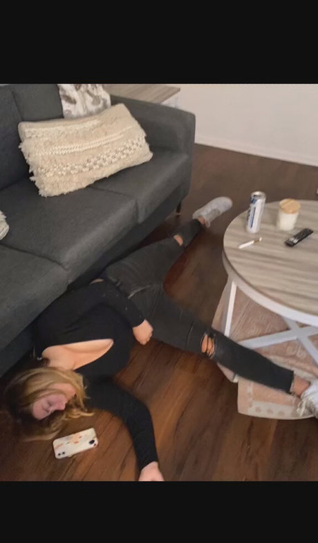 Emma R B art model pics