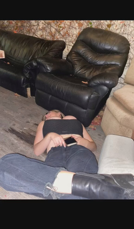 Emma R B model erotic picture