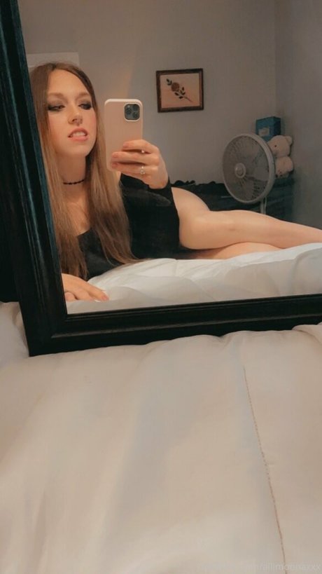 allimoonaxxx model top img