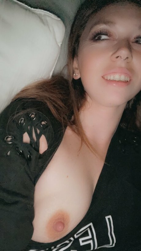 allimoonaxxx perfect star photos