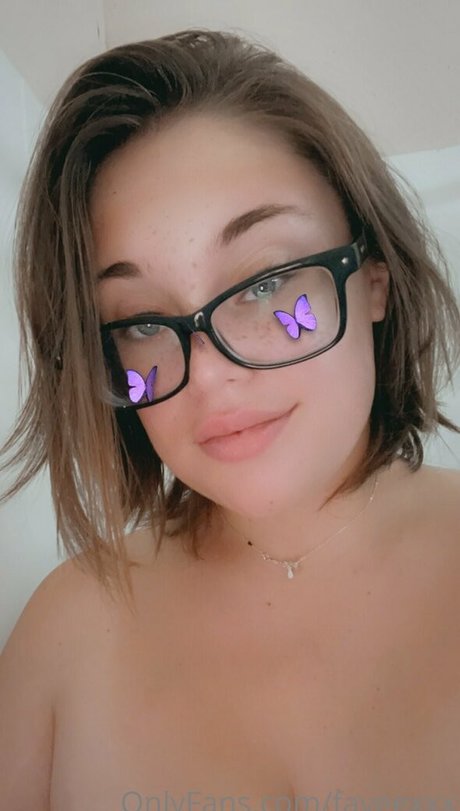 fayeexxx naked pornstar img