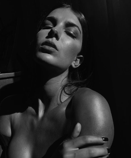 Alicia Londono sexy model images