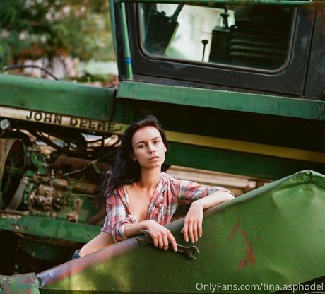 tina asphodel erotic star photos
