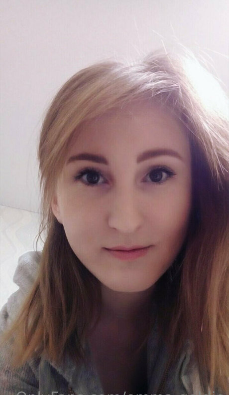 emma goldie actress images