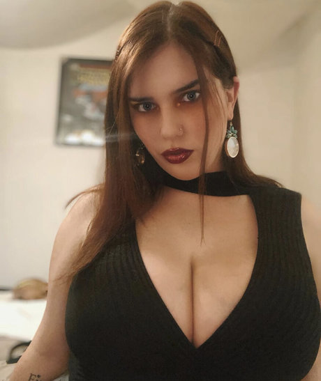 Nikkimichay sexy model image