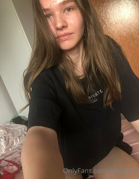 emmi hill star exclusive images