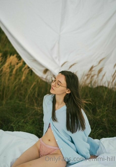 emmi hill free model image