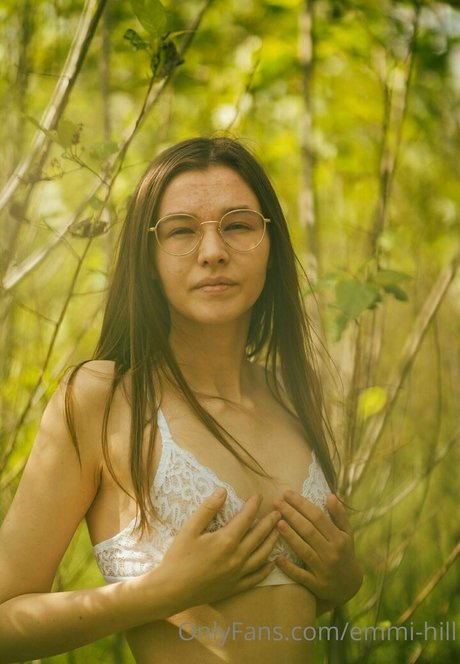 emmi hill beautiful model pics